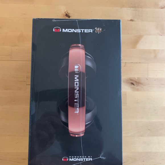 Monster 24K Professional DJ-Style Headphones (Rose Gold) - Picture 6 of 7